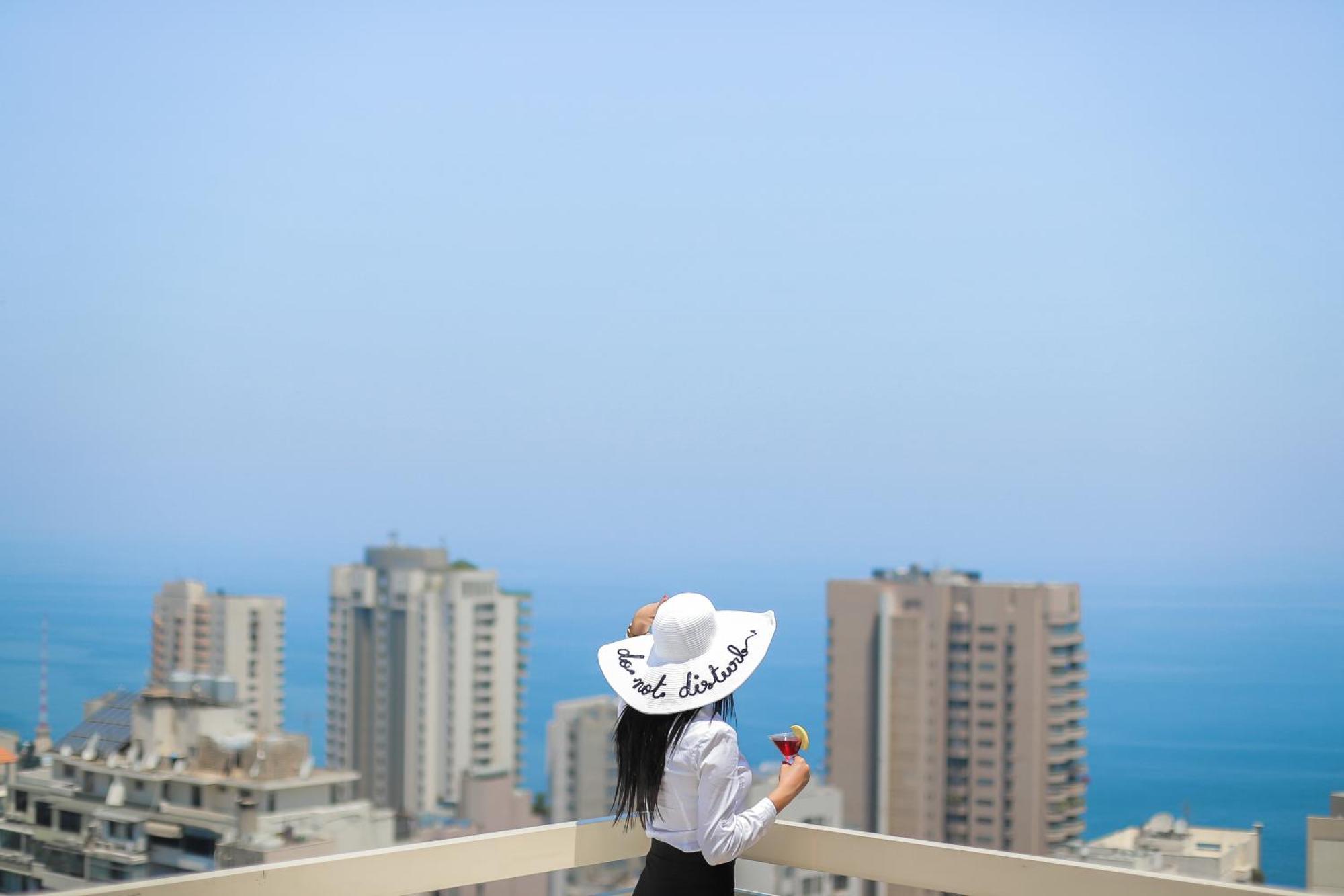 ホテル ゲフィノア ロターナ ベイルート エクステリア 写真 View of the city