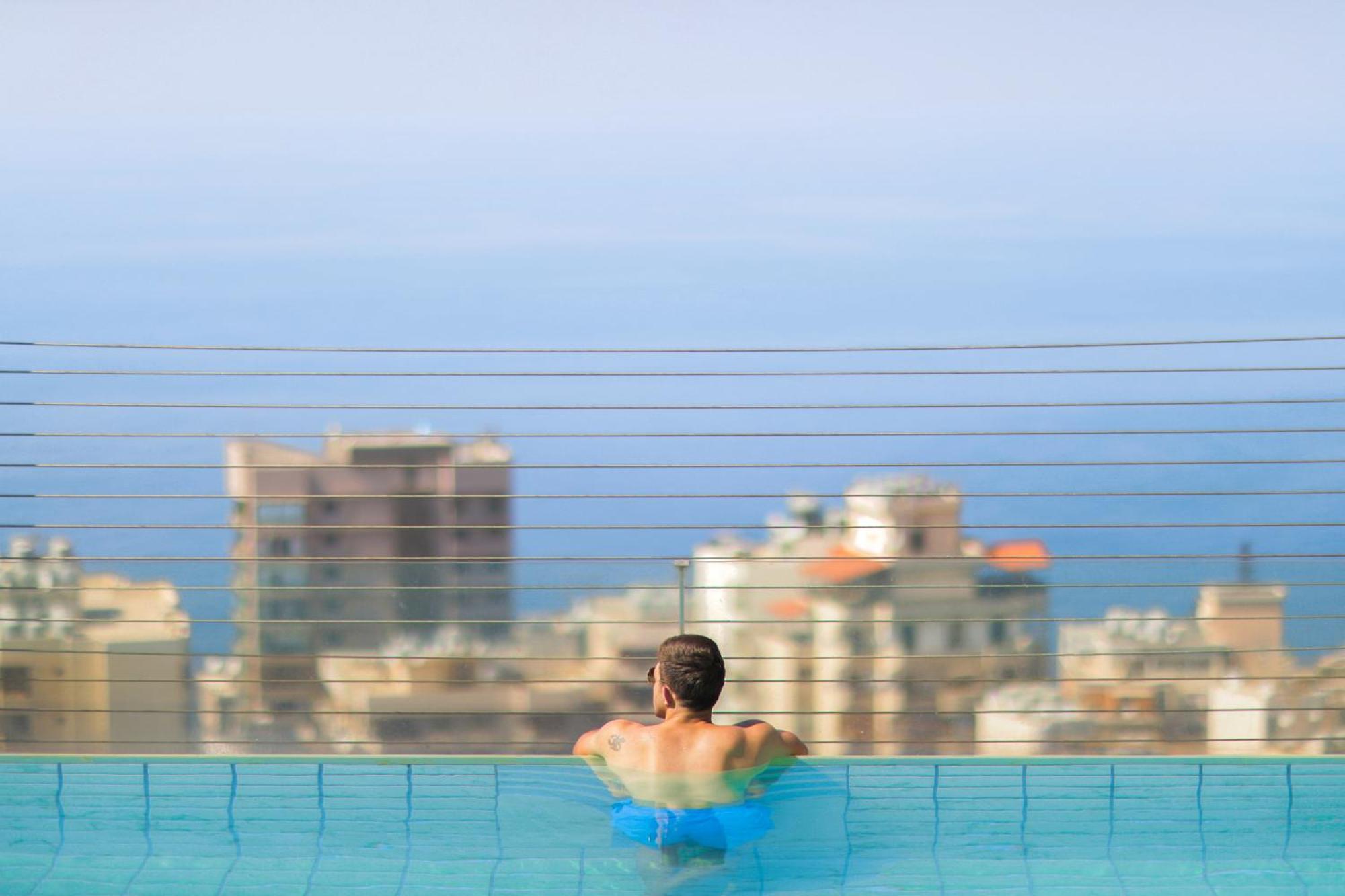 ホテル ゲフィノア ロターナ ベイルート エクステリア 写真 Swimming pool in Nicosia