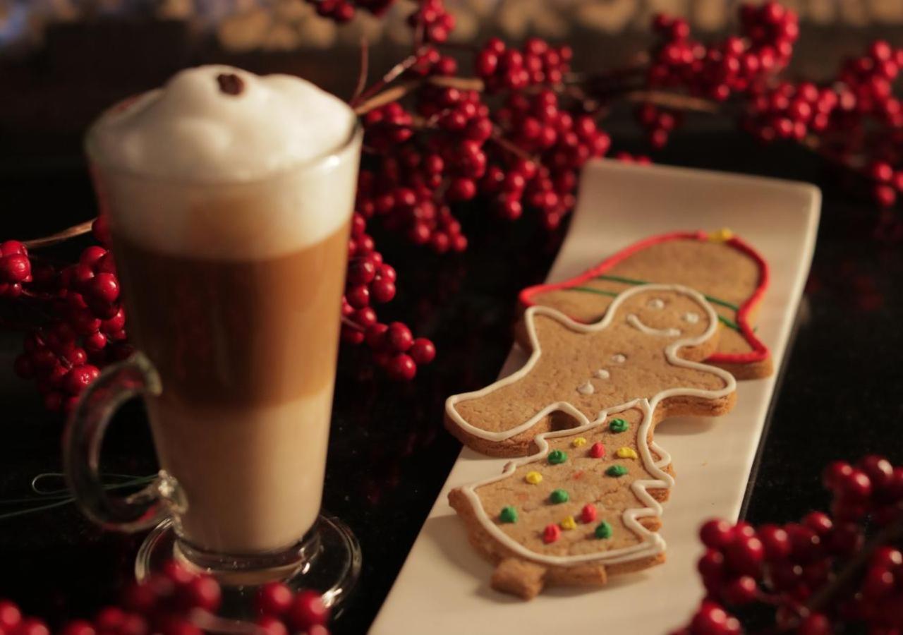 ホテル ゲフィノア ロターナ ベイルート エクステリア 写真 Gingerbread cookies