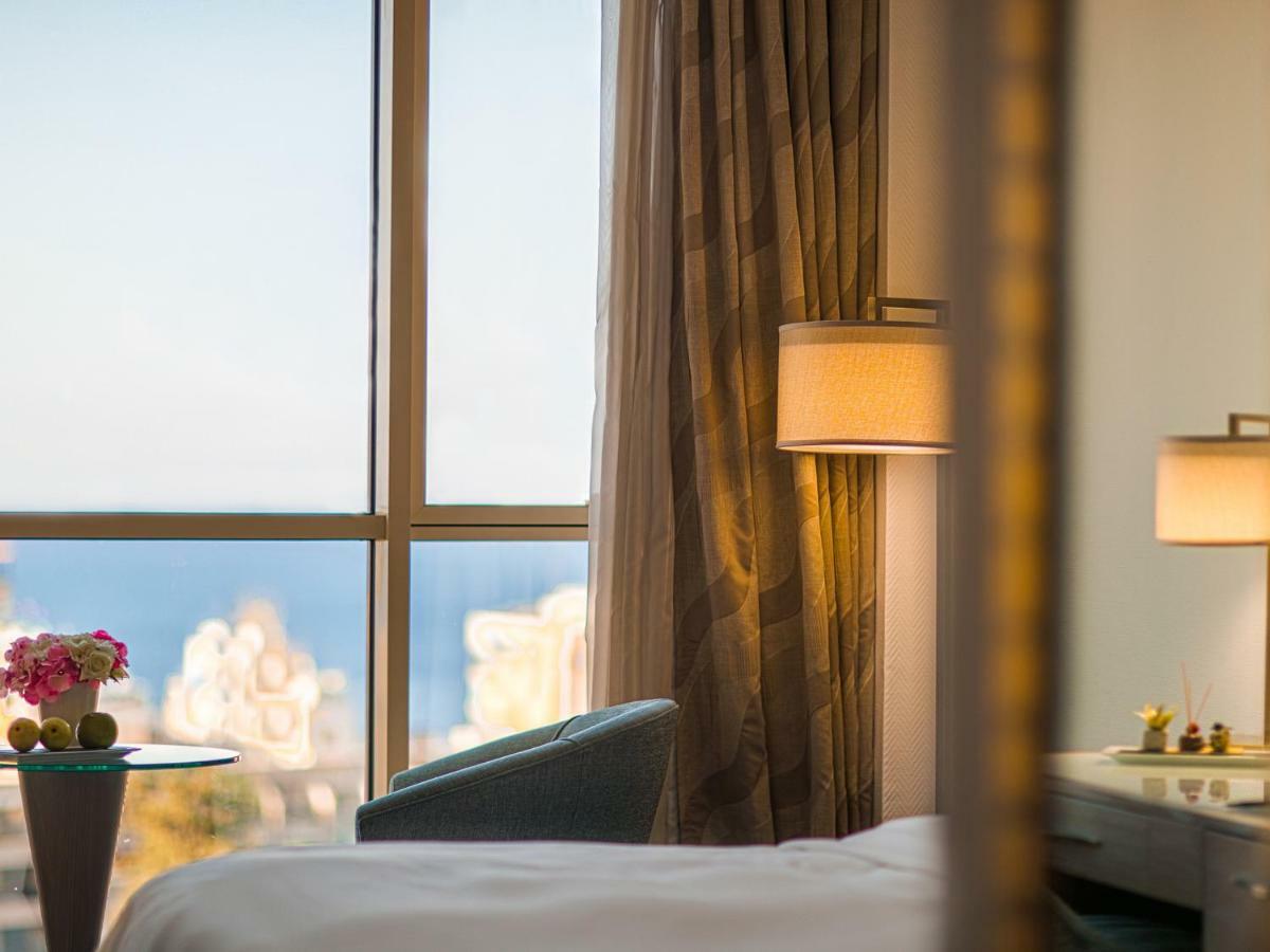 ホテル ゲフィノア ロターナ ベイルート エクステリア 写真 A guest room at the hotel